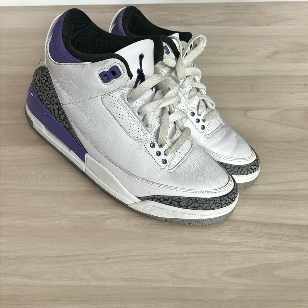Nike Jordan threes dark Iris 2022